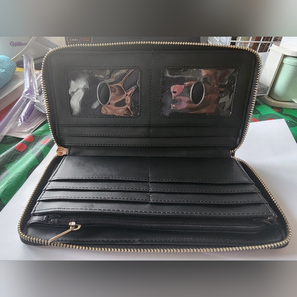 Guess wallet - Picture 3 of 3